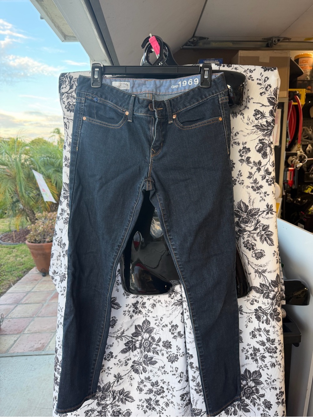 GAP Women’s Skinny Jeans in Black Wash